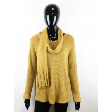 Pullover mit Schal
